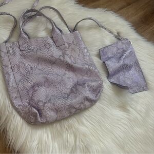 RedondoFrydman Snakeskin Gray Bag and Clutch One Size